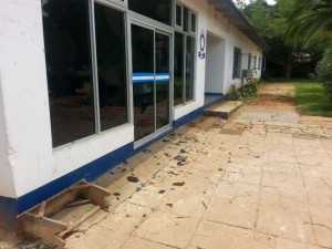 Two rival groups of MMD cadres this morning clashed at the party secretariat