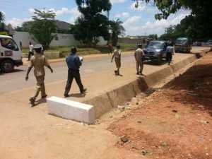 Two rival groups of MMD cadres this morning clashed at the party secretariat