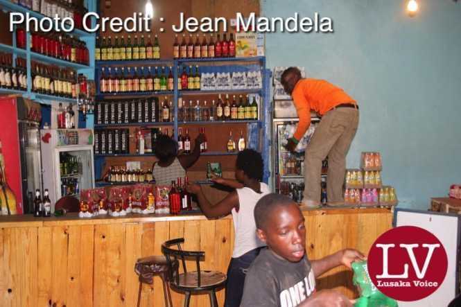 Sempundu Alexis, a rwandese, emptying his shops under the ZP cover. ., - Lusakavoice.com