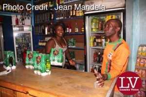 Sempundu Alexis, a rwandese, emptying his shops under the ZP cover. . - Lusakavoice.com