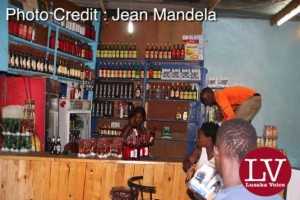 Sempundu Alexis, a rwandese, emptying his shops under the ZP cover. . - Lusakavoice.com